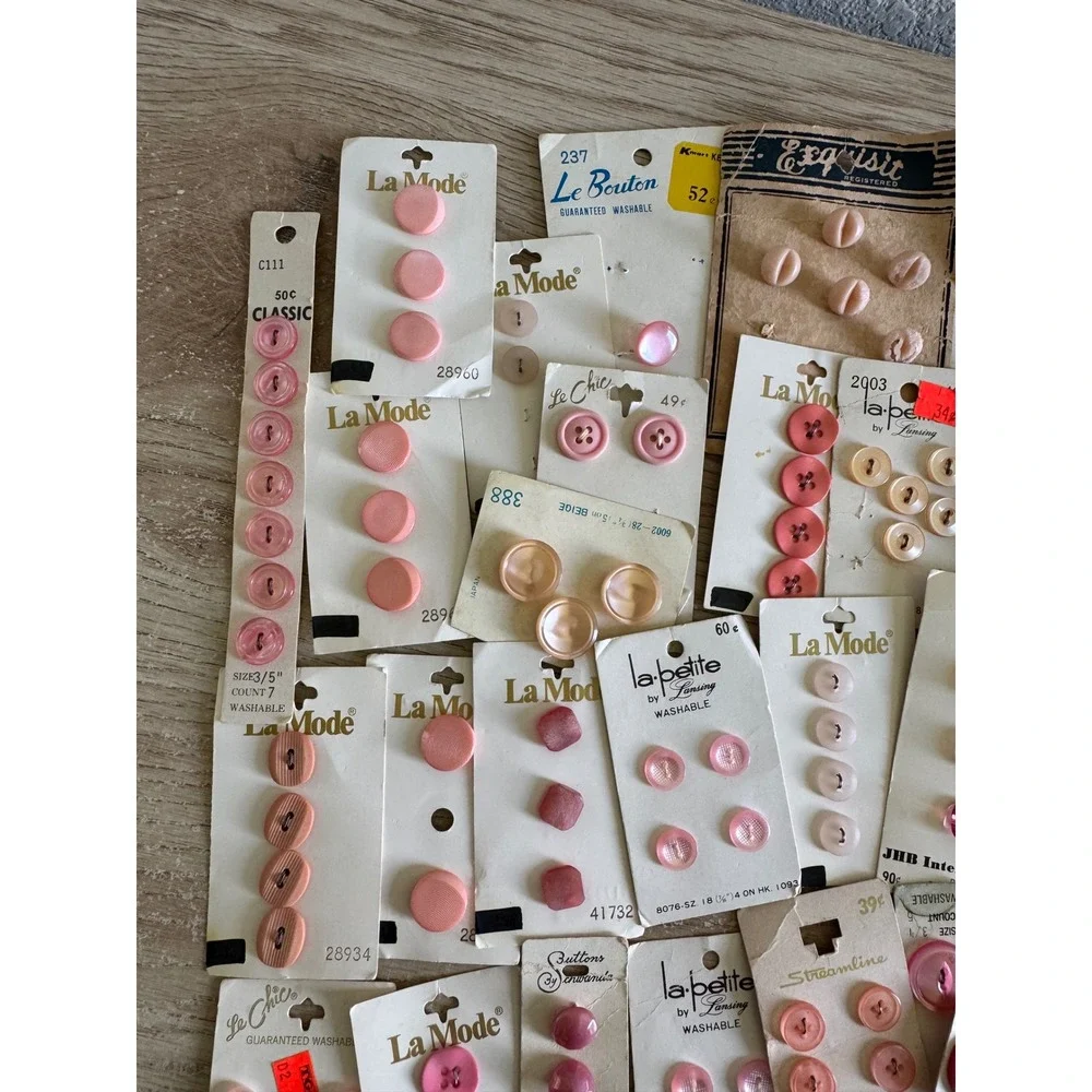 Vintage Button Lot - Pink Purple - La Mode, Le Bouton, La Petite - 100+ Pieces